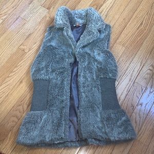 grey faux fur vest size small